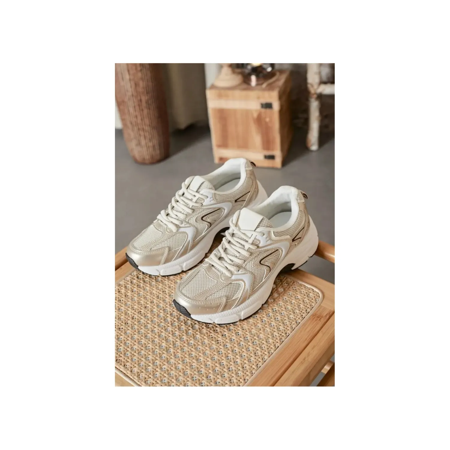 Lage Sneakers^Selected By La.ra Lage sneaker Goud